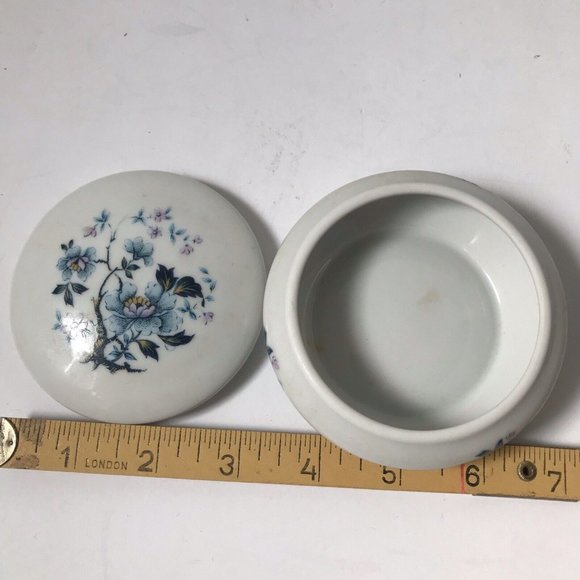 Rochard Limoges porcelain trinket box magnolia round blue pill jewelry gold trim - Picture 8 of 8